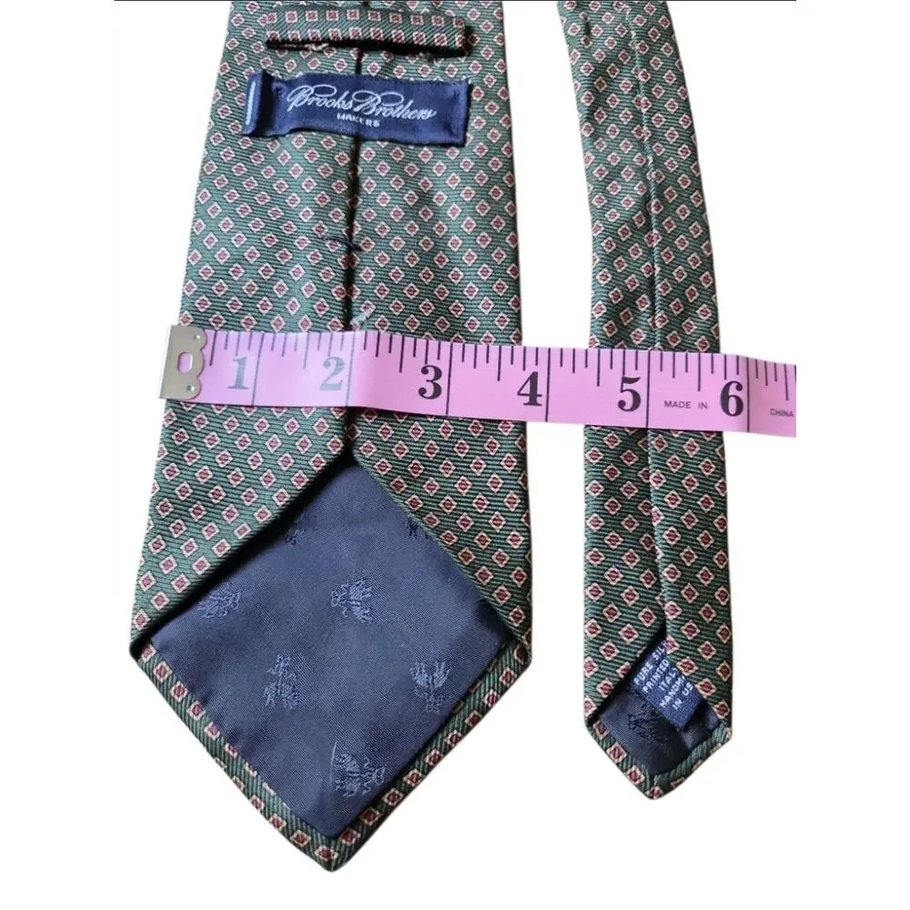 Brooks Brothers Makers Pure Silk Tie Geometric Neat Diamond Pattern Necktie USA